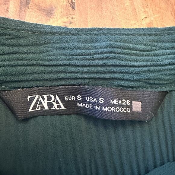 Zara Bell Sleeve Mini Tiered Ruffle Dress Size Small Ribbed Green V Neck - Picture 3 of 13